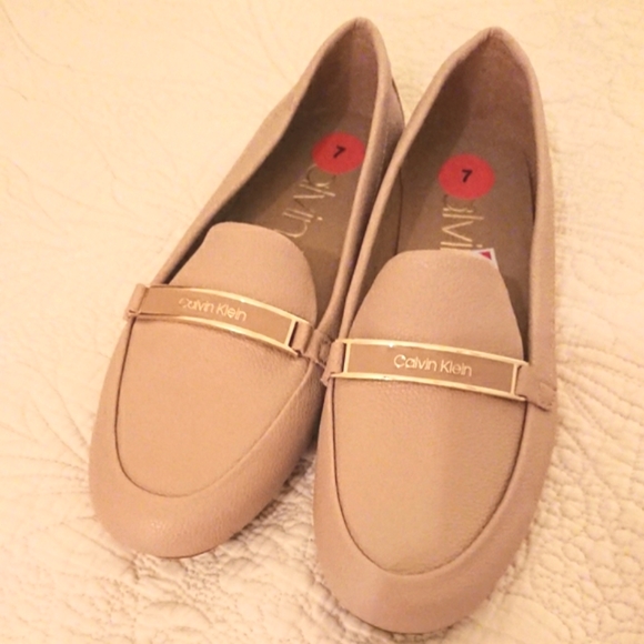 Women's Calvin Klein Lira loafers. Size 7 - Picture 2 of 16